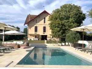 Image of Beautiful Character House * late XIX century in the Entre-Deux-Mers