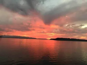 Image of 3, 6 or 12 month options, close to Seattle, dining, shopping-Waterfront beauty