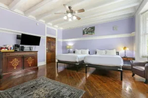 Image of Charming Room by the Streetcar Line