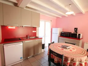 Image of Cozy 2-BR House Near Beach, Surf Spot & Amenities - Sleeps 5