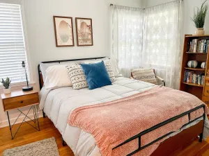 Image of Modern 2-bedroom 1930's Bungalow Close to Downtown