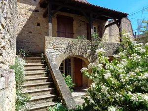Image of beautiful house 18th cen time fans of old stones and history