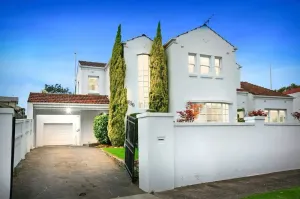 Image of Cheerful 5 bedroom home with heated pool