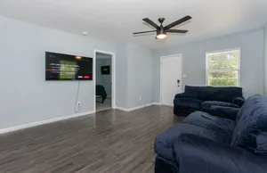 Image of Cheerful 3 bedroom house near downtown and close to hospitals