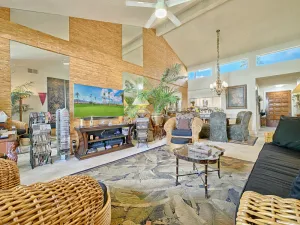 Image of Exclusive Country Club in Palm Desert near everything