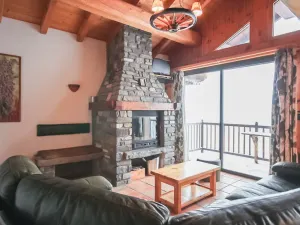 Image of Chalet spacieux proche des pistes avec balcon - 5 chambres pour 10 pers. - FR-1-275-148