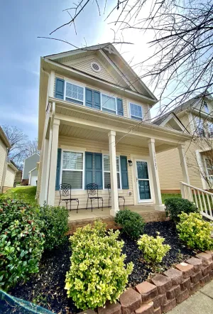 Image of Quiet and Beautiful House in a WONDERFUL location near 2 Lakes and Charlotte!