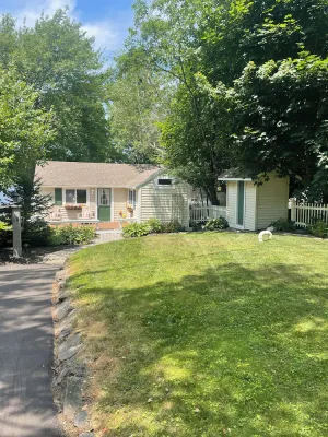 Image of Lakefront Cozy Cottage