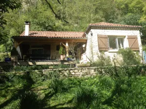 Image of House under the castle BEYNAC.