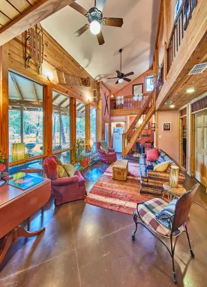 Image of Wooded LODGE, Sleeps 9, Pet Friendly, Accessible