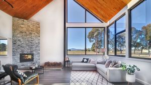 Image of Vista Montagna - modern home set on peaceful acreage.