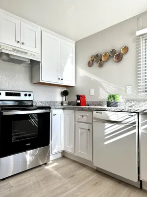 Image of Modern & Cozy cottage walking to Santana Row & Valley Fair Shopping Center