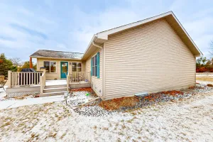 Image of Single-level family-friendly home with large yard, WiFi & central AC