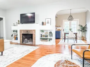 Image of Downtown Historic Bungalow- Pet friendly fully fenced backyard