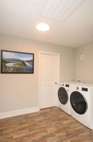 Image of Newly Renovated 3BR\/2BA Cozy Home Away from Home