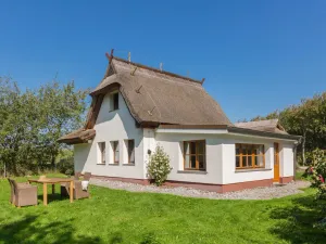 Image of Thatched Cottage in Dierhagen - Thatched Cottage (1)
