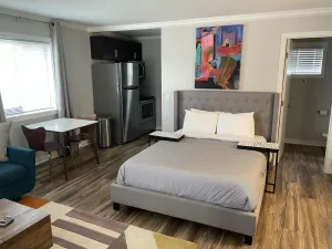 Image of Newly renovated studio! <br>Our 'bnb used to be a 50's motel that was converted to condos