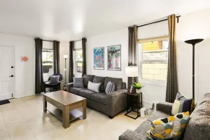 Image of Quaint, Charming, Great Value @ The Beach, 2 Blocks to Sand, BBQ, Pets, Patio in Newport