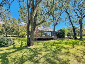 Image of Two Doors - Unique 2 bdrm cottage on picturesque vineyard estate