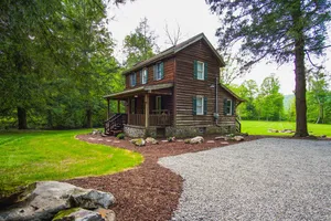 Image of Escape to this cozy cabin in the woods!