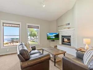 Image of Relaxing Gull Lake Retreat - Spacious Condo - Bay Colony 772