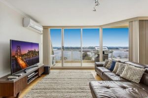 Image of 2-Bed Unit with Balcony, BBQ & Stunning Lake Views