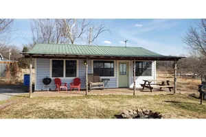 Image of Cabin #2 at Snug Harbor Cabins Lake Eufaula, OK