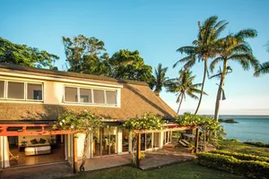 Image of Coastal Villa with Stunning Sunsets, Perfect for Families