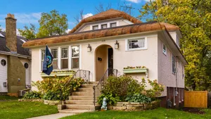 Image of Quaint Bungalow, near Great Lakes Naval Base