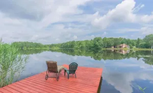 Image of Lakehouse with Gorgeous View Family Friendly!