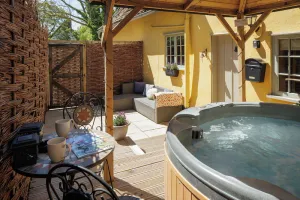 Image of Hot tub, masseuse, private chef, pizza oven, fire place and dog friendly