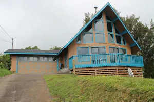 Image of Lio Ka Hale (The Horse House) - Kamuela, Hawaii - spectaular views of Mauna Kea