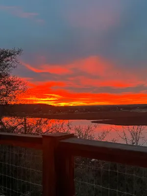 Image of LAKE FRONT SUNSET CABIN - Water Access!