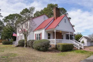 Image of Beautiful, large home for family or friend gatherings!