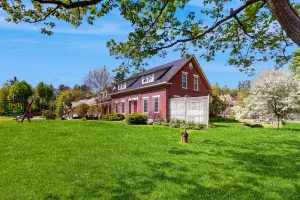 Image of Welcoming studio w\/ full kitchen, futon, partial AC - close to skiing & hiking