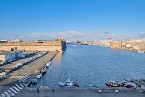 Image of Grand appartement de 90m2 vue sur le port