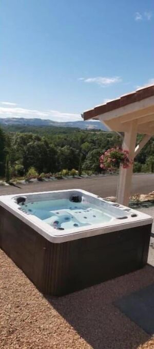 Image of Charming gîte15 pers vignes Beaujolais pierres dorées Lyon