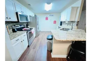 Image of Beautiful FOUR Bedroom Home in Mcdonough!