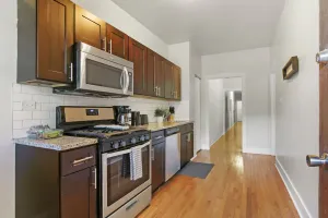Image of Charming 3BR Rogers Park Home in Newgard