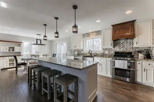 Image of Stunning 1 Acre Farmhouse Great Lake Location