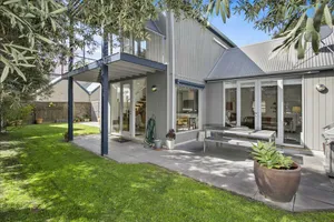 Image of Classy Clifford, Barwon Heads