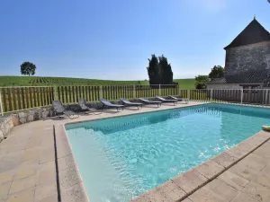 Image of Nice apartment in villa for 4 guests with pool, TV, terrace and parking