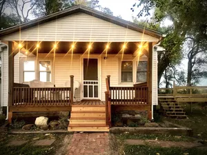 Image of Cozy Country Cottage is family friendly, small taste of country close to town.