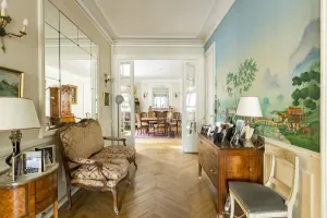 Image of Veeve - Enchanting Murals by Trocadero Gardens
