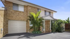 Image of 44 Oaks Avenue