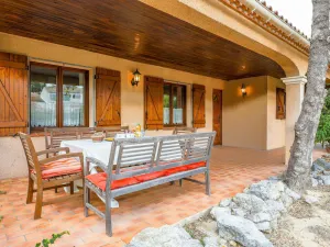 Image of Wonderful private villa for 10 people with WIFI, TV, terrace, pets allowed and parking
