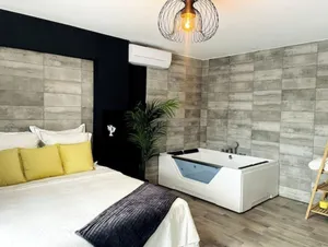 Image of Magnificent apartment with whirlpool bath.
