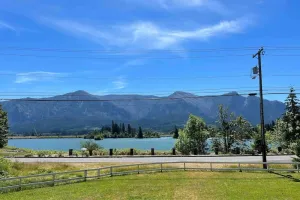 Image of Lakeside Blue Bungalow