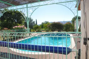 Image of Lodging in the heart of the Luberon, in the countryside