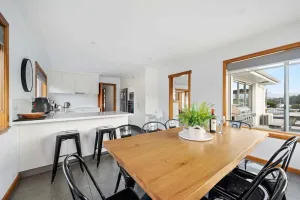 Image of \"The Residence\" -Sleeps 11, Ideal for Large Groups.